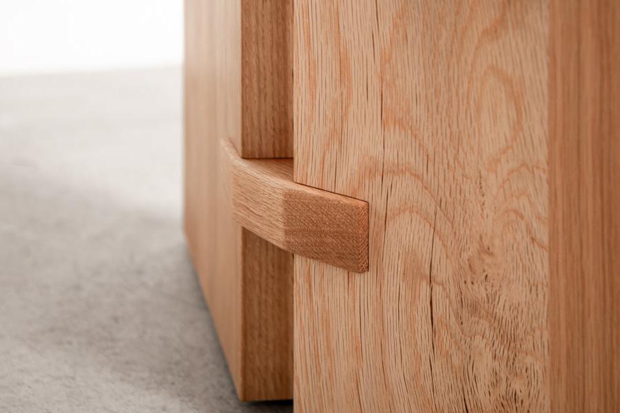 natural wood table detail